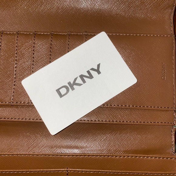 DKNY Green Leather Wallet - Picture 3 of 9